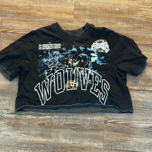 Wolf Graphic Darc Sport Crop T-shirt